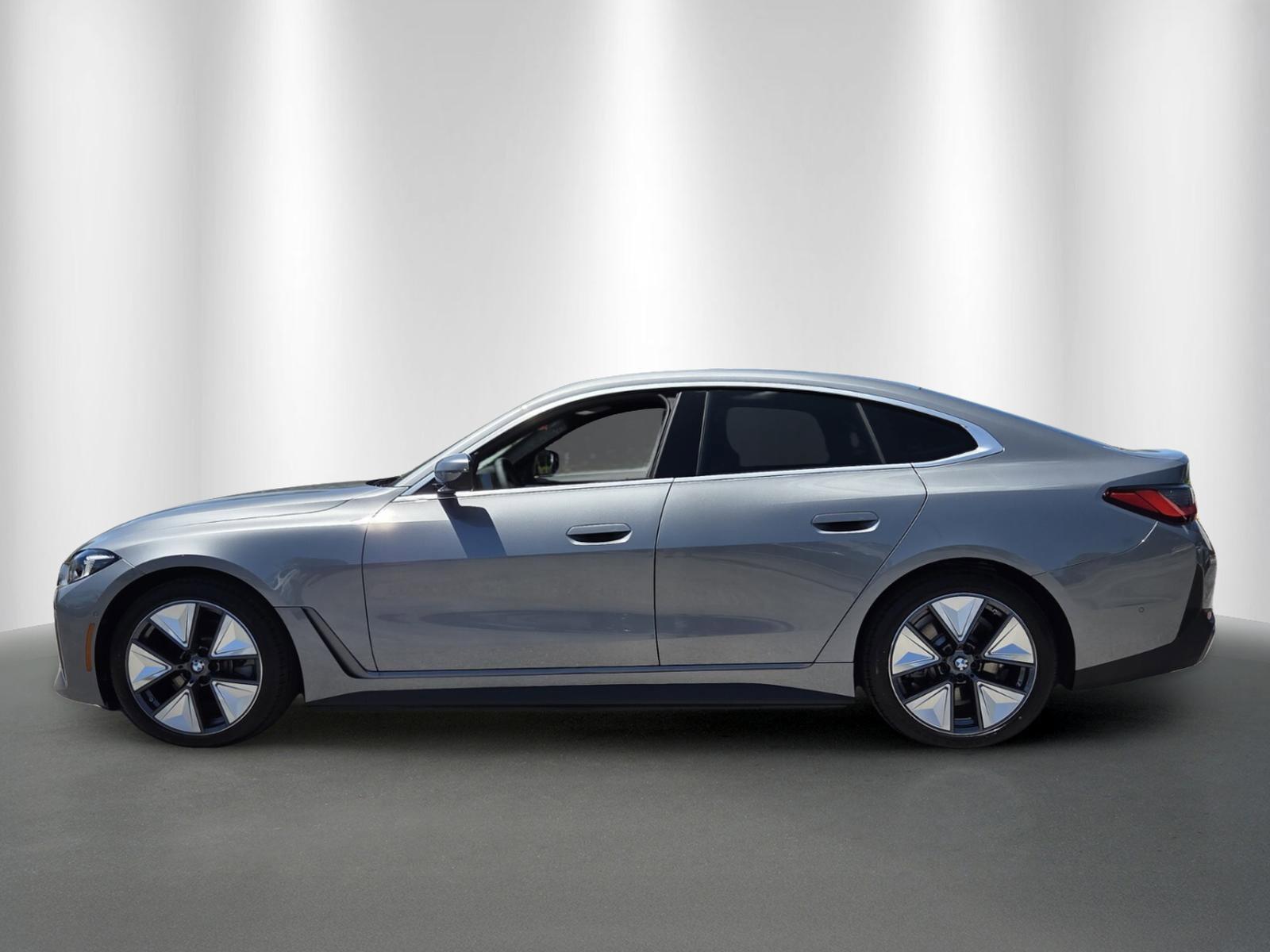 New 2026 BMW i4 eDrive40 w/ Premium Package RWD image 4