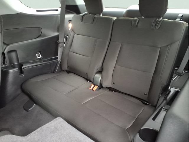 Used 2023 Ford Explorer XLT AWD/4WD image 9