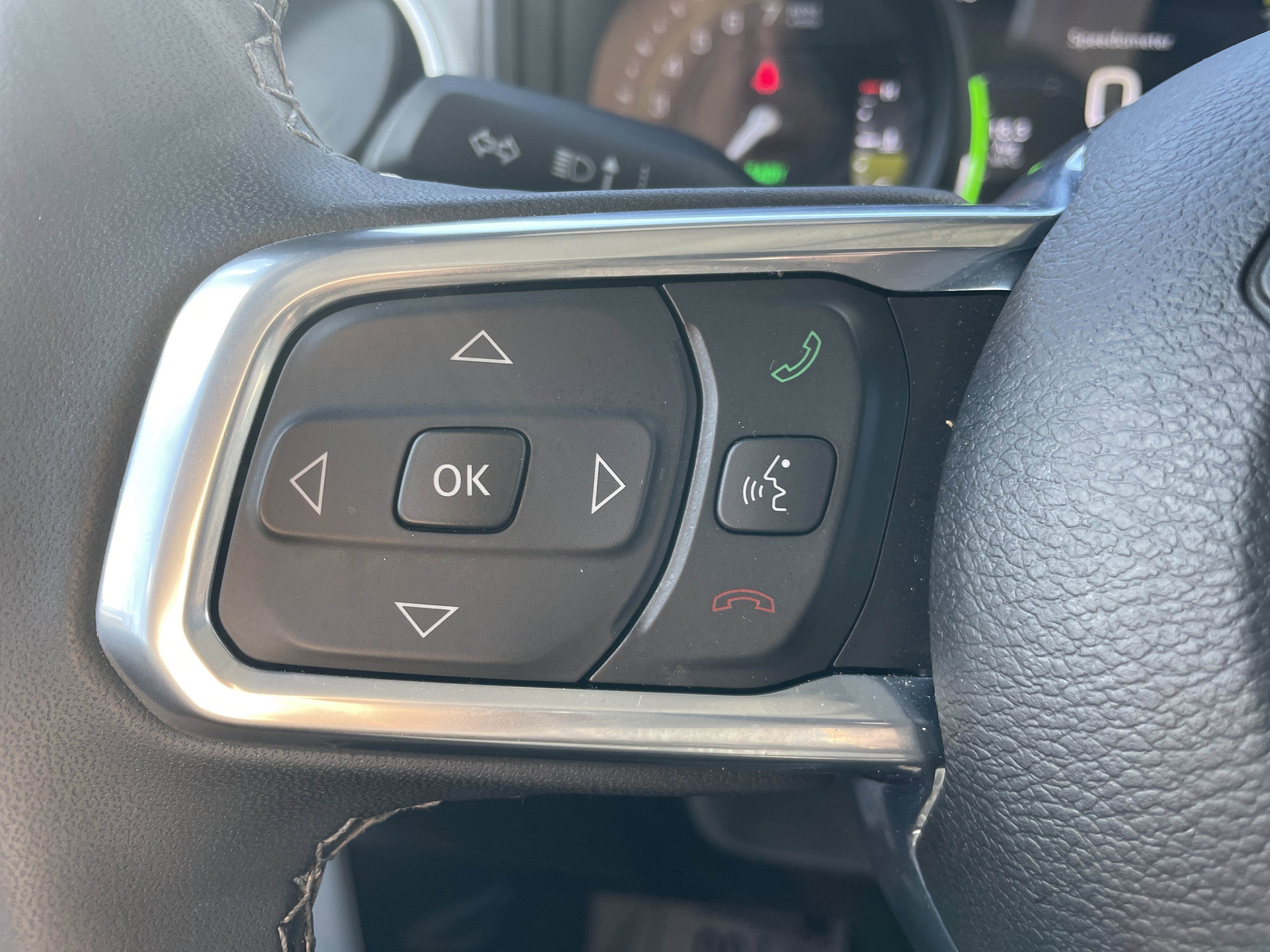 Used 2025 Jeep Wrangler Sahara image 38