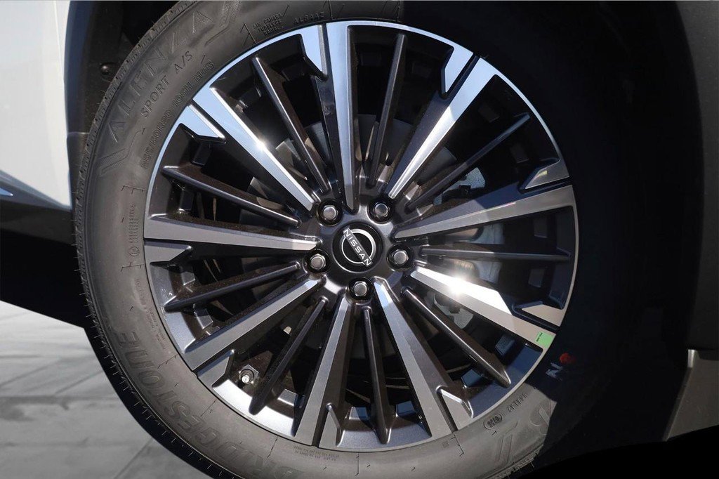 New 2026 Nissan Pathfinder Platinum AWD/4WD image 3