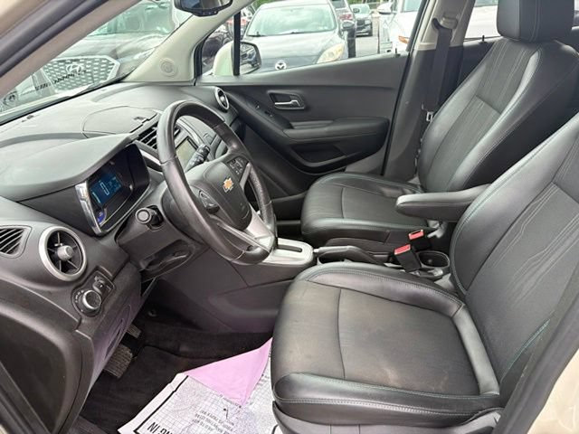 Used 2016 Chevrolet Trax LT w/ LT Convenience Package AWD/4WD image 13