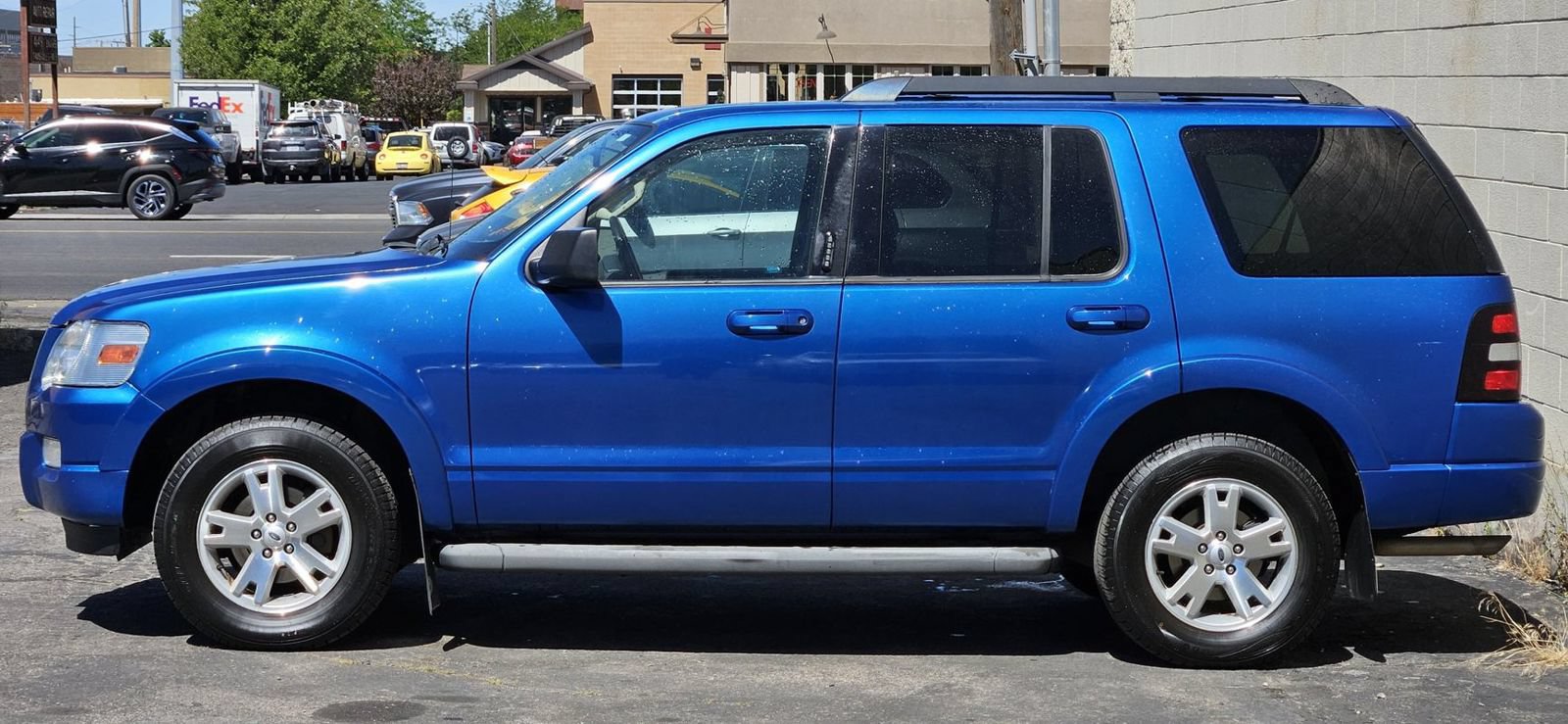 Used 2010 Ford Explorer XLT AWD/4WD image 2