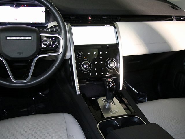 Used 2023 Land Rover Discovery Sport SE image 17