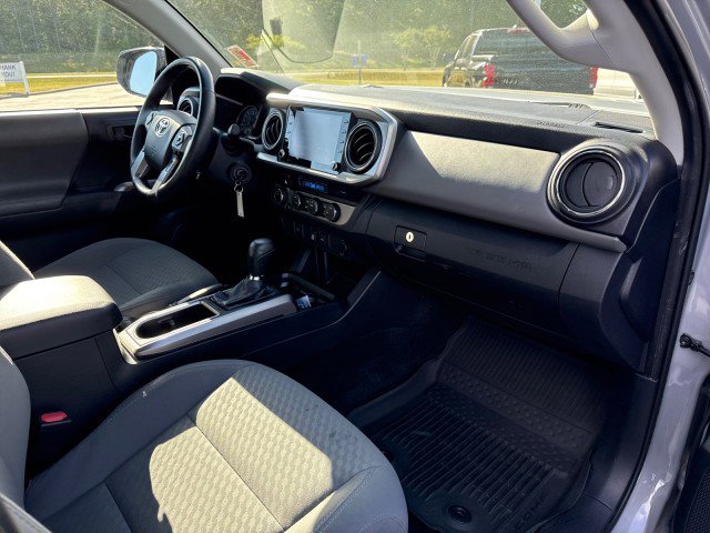 Used 2021 Toyota Tacoma SR5 AWD/4WD image 9