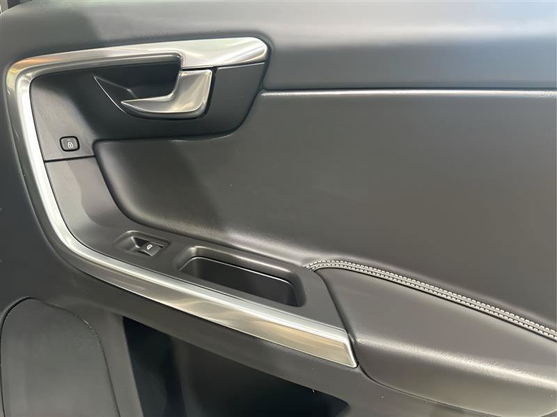Used 2015 Volvo S60 T6 Platinum FWD image 16