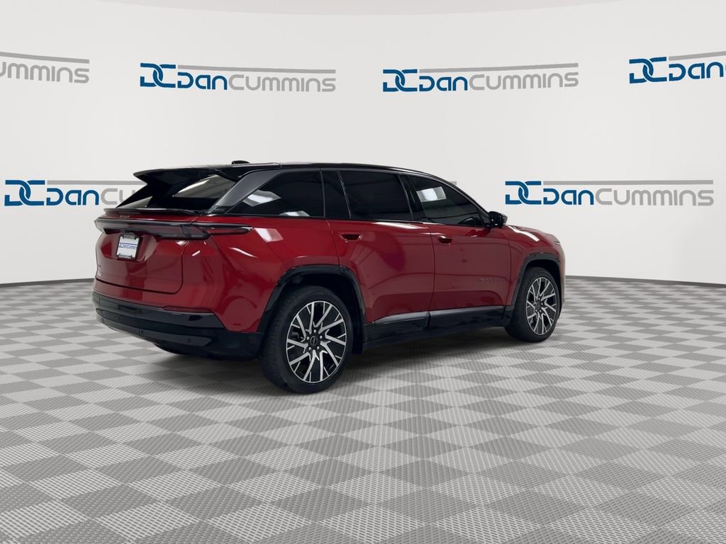 Used 2025 Jeep Wagoneer S Limited AWD/4WD image 8