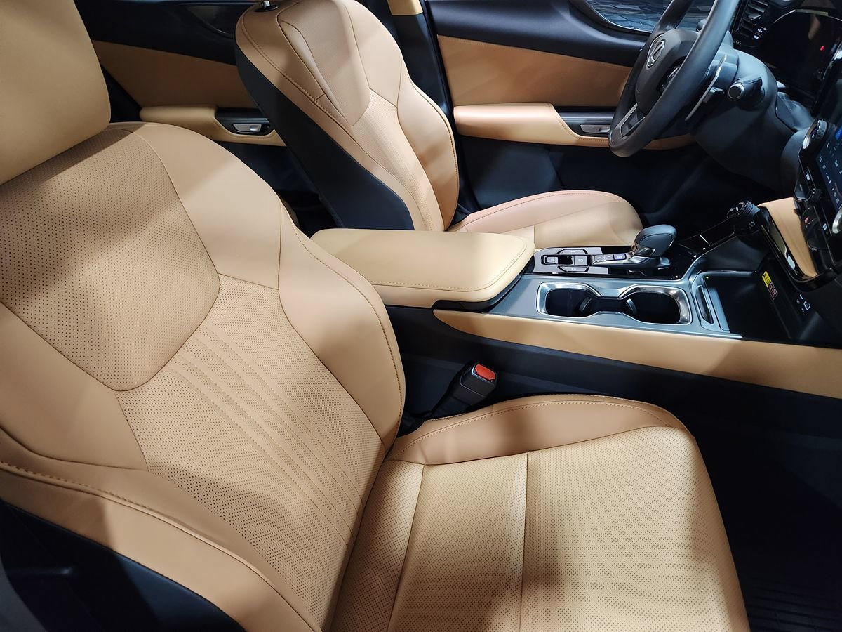 Used 2025 Lexus NX 250 FWD w/ Premium Package image 29