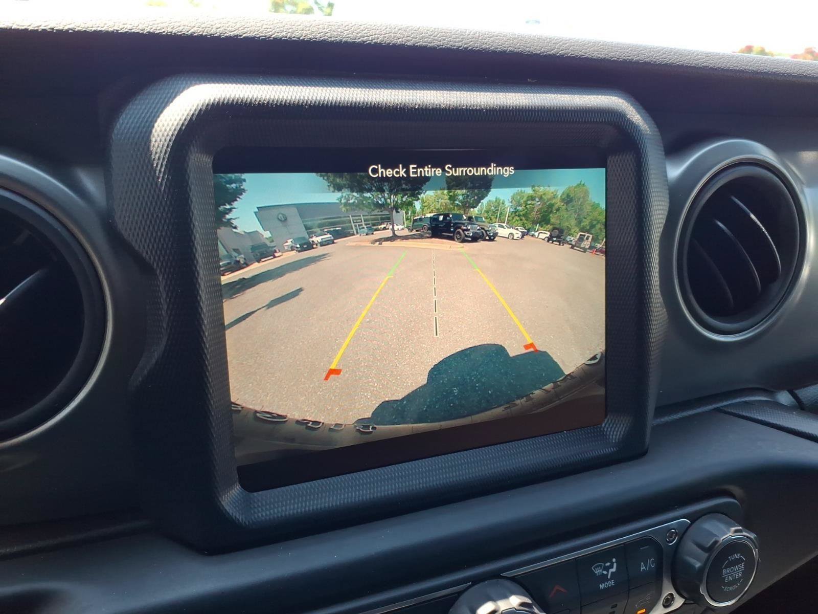 Used 2023 Jeep Wrangler Unlimited w/ Sun & Screen Package AWD/4WD image 4