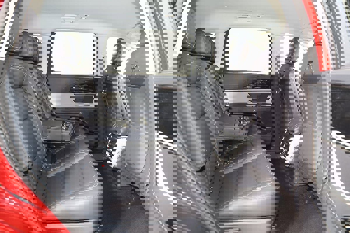 Used 2025 Lincoln Nautilus Premier image 14