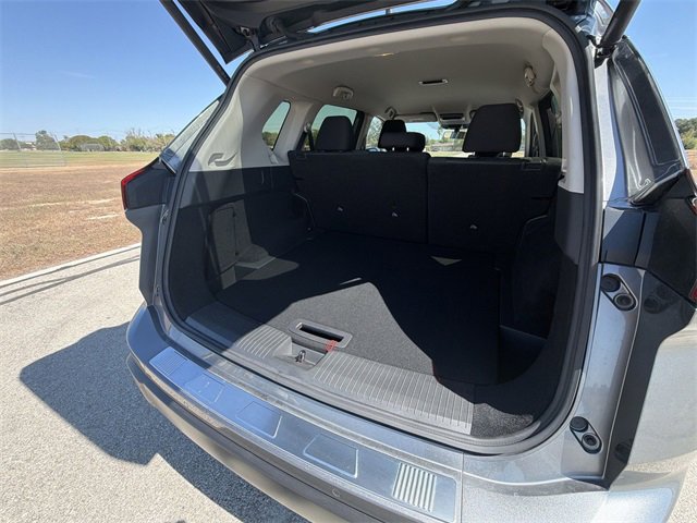 Used 2024 Nissan Rogue SV image 25