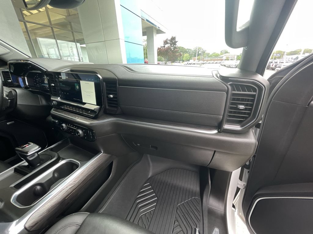 Certified 2025 Chevrolet Silverado 1500 LTZ AWD/4WD image 28