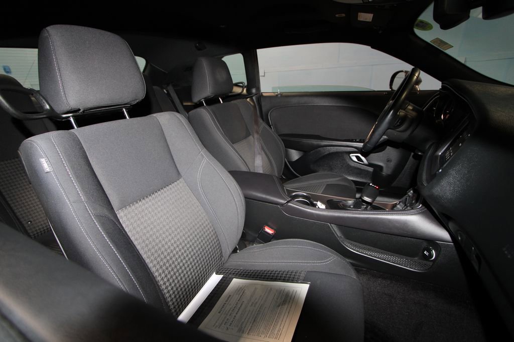 Used 2019 Dodge Challenger SXT image 18