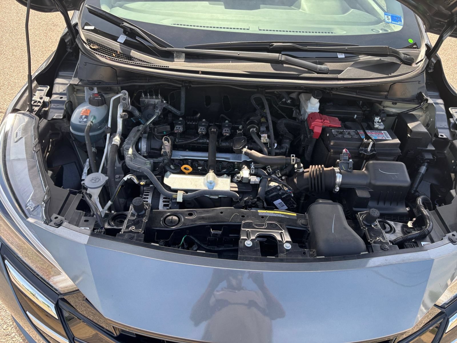 Used 2025 Nissan Versa SV FWD image 30