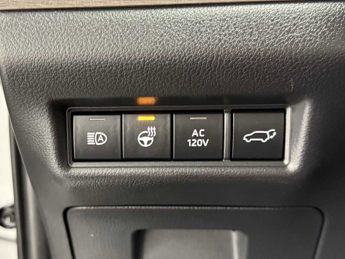 Used 2024 Toyota Grand Highlander Limited image 23