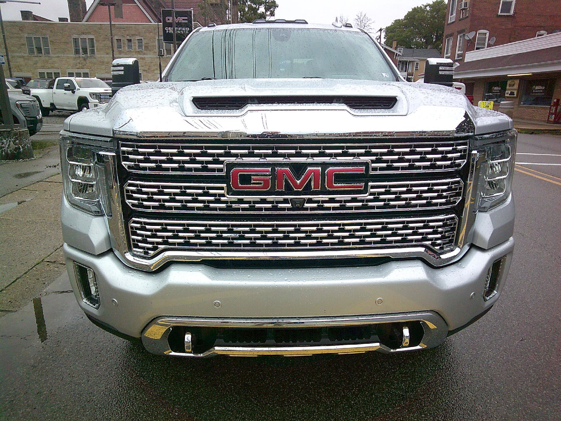 Used 2022 GMC Sierra 3500 Denali w/ Technology Package image 2