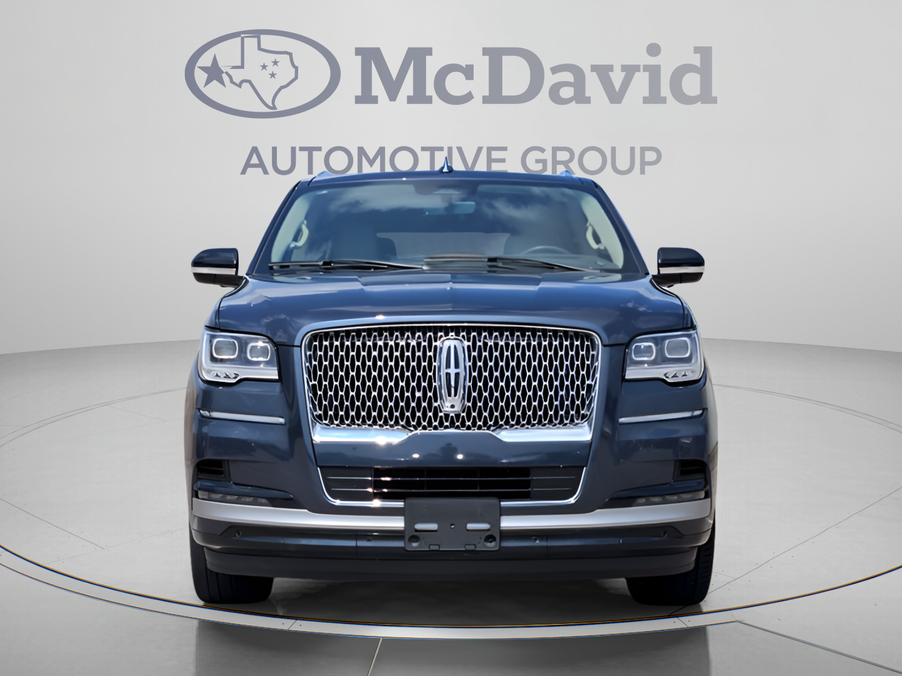 Certified 2024 Lincoln Navigator L Reserve AWD/4WD image 9