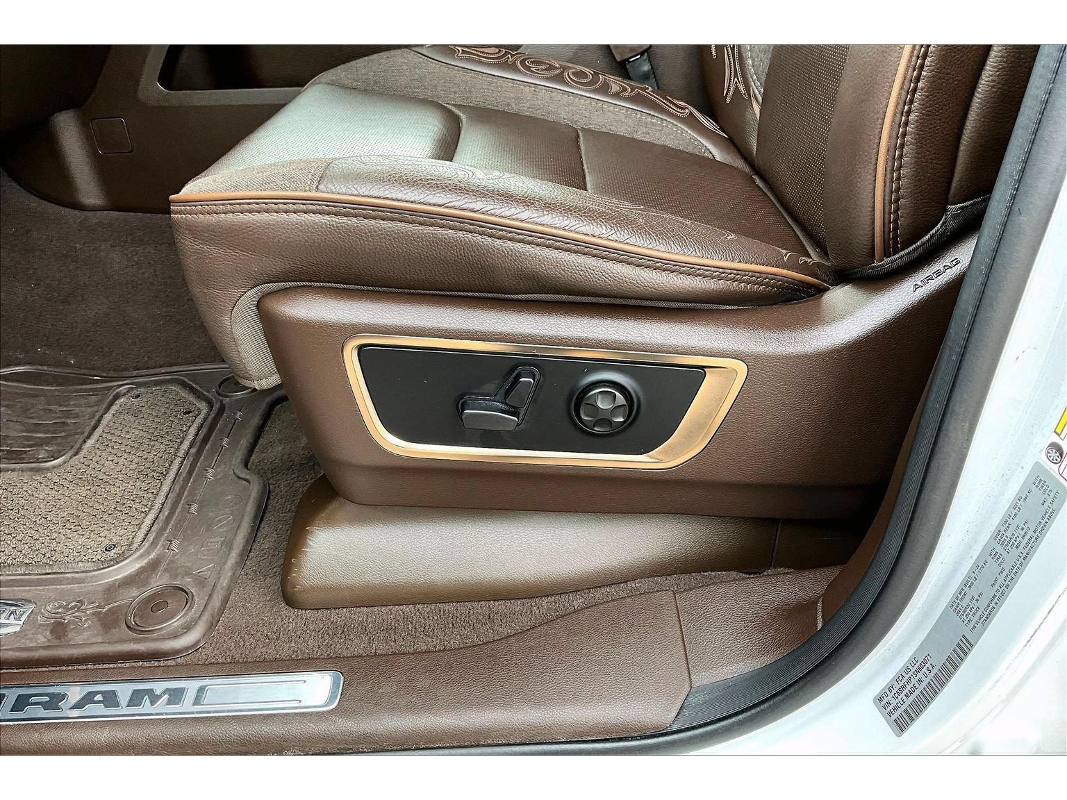 Certified 2025 RAM 1500 Limited AWD/4WD image 30