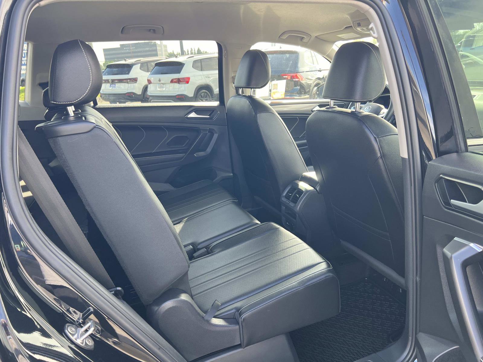 Certified 2022 Volkswagen Tiguan SE image 29