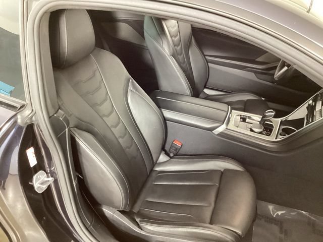 Used 2019 BMW M850i xDrive Coupe w/ M Carbon Exterior Package AWD/4WD image 35