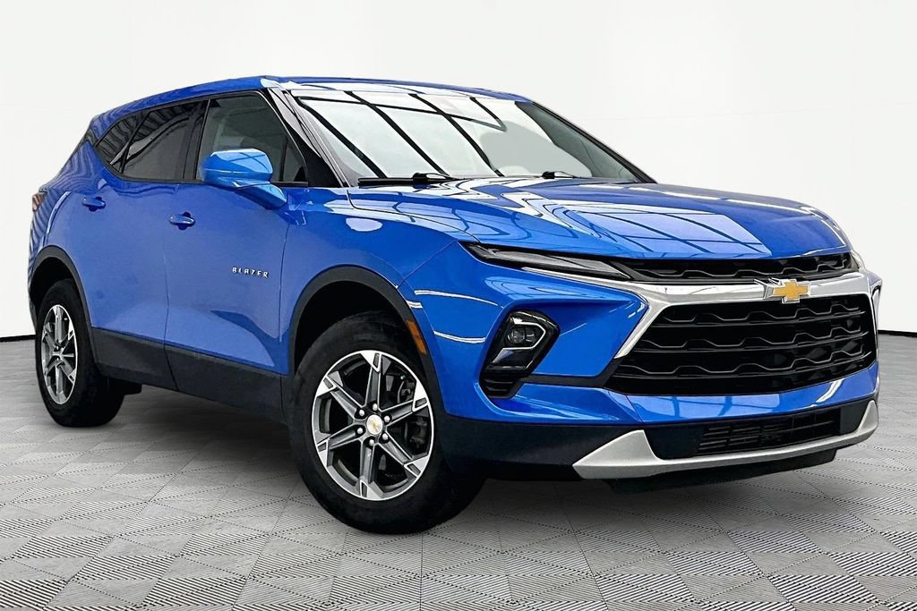 Used 2024 Chevrolet Blazer LT FWD image 12