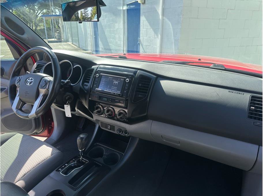 Used 2014 Toyota Tacoma PreRunner w/ Convenience Package RWD image 24