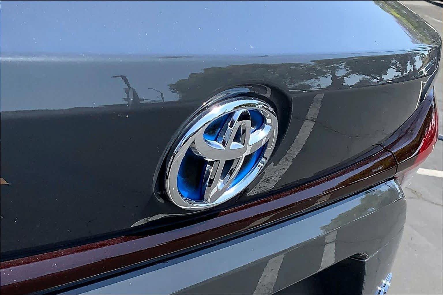 Certified 2025 Toyota Corolla LE w/ LE Premium Package FWD image 30