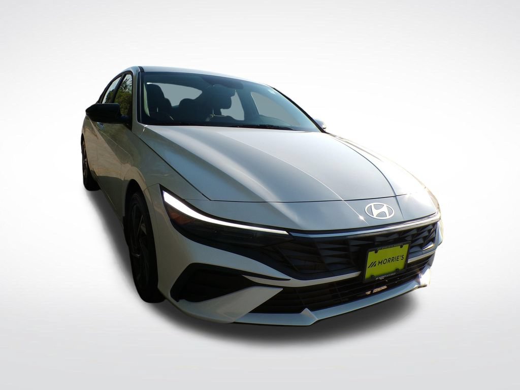 Certified 2025 Hyundai Elantra Sport FWD image 9