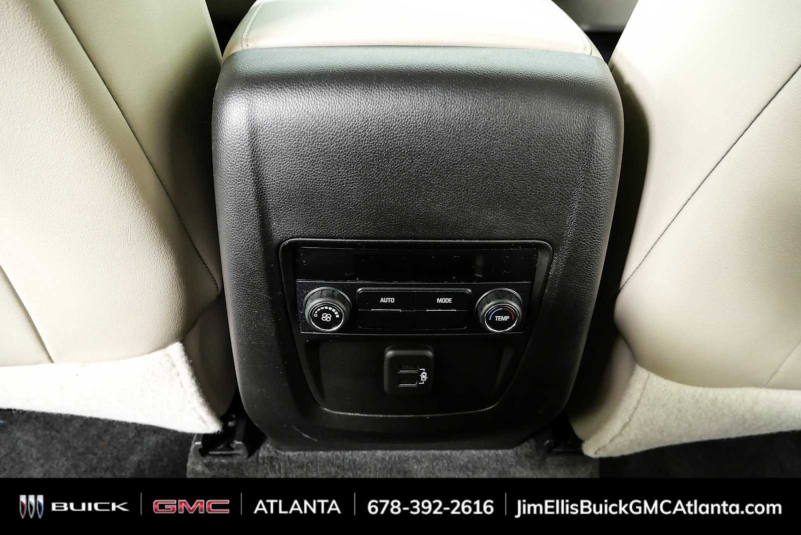 Used 2019 Buick Enclave Essence FWD image 17