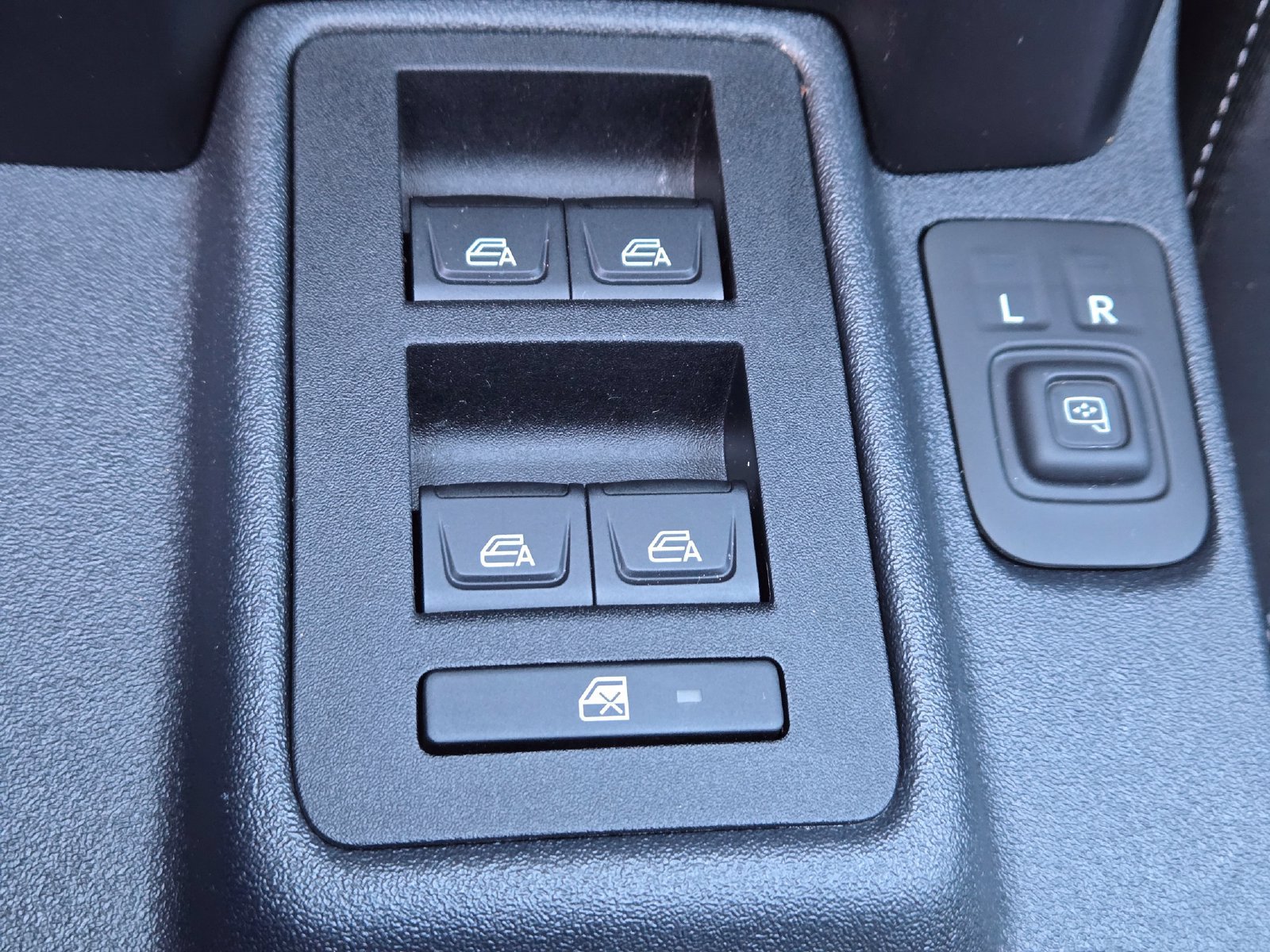 Used 2025 Ford Bronco Outer Banks AWD/4WD image 21
