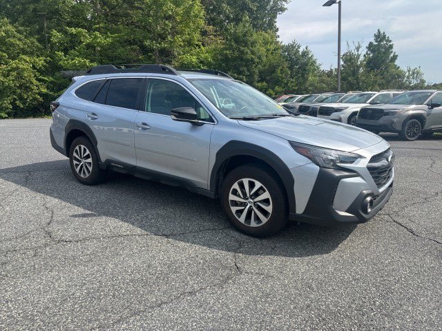 Used 2025 Subaru Outback Premium AWD/4WD image 8