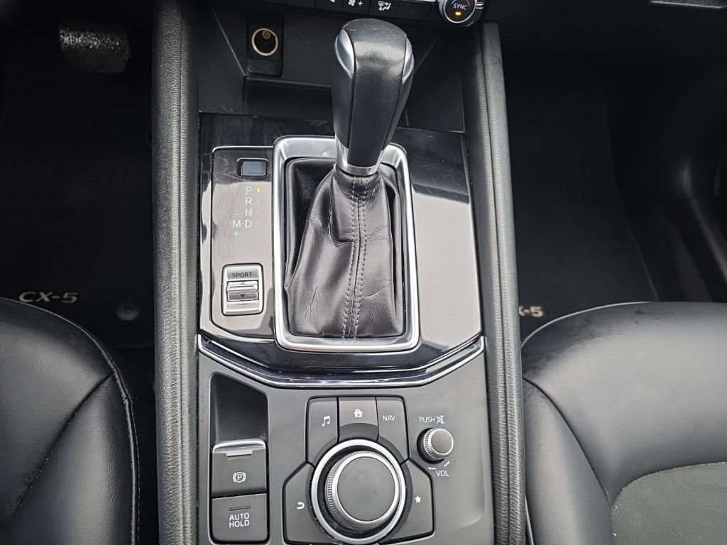 Used 2020 MAZDA CX-5 Touring image 29