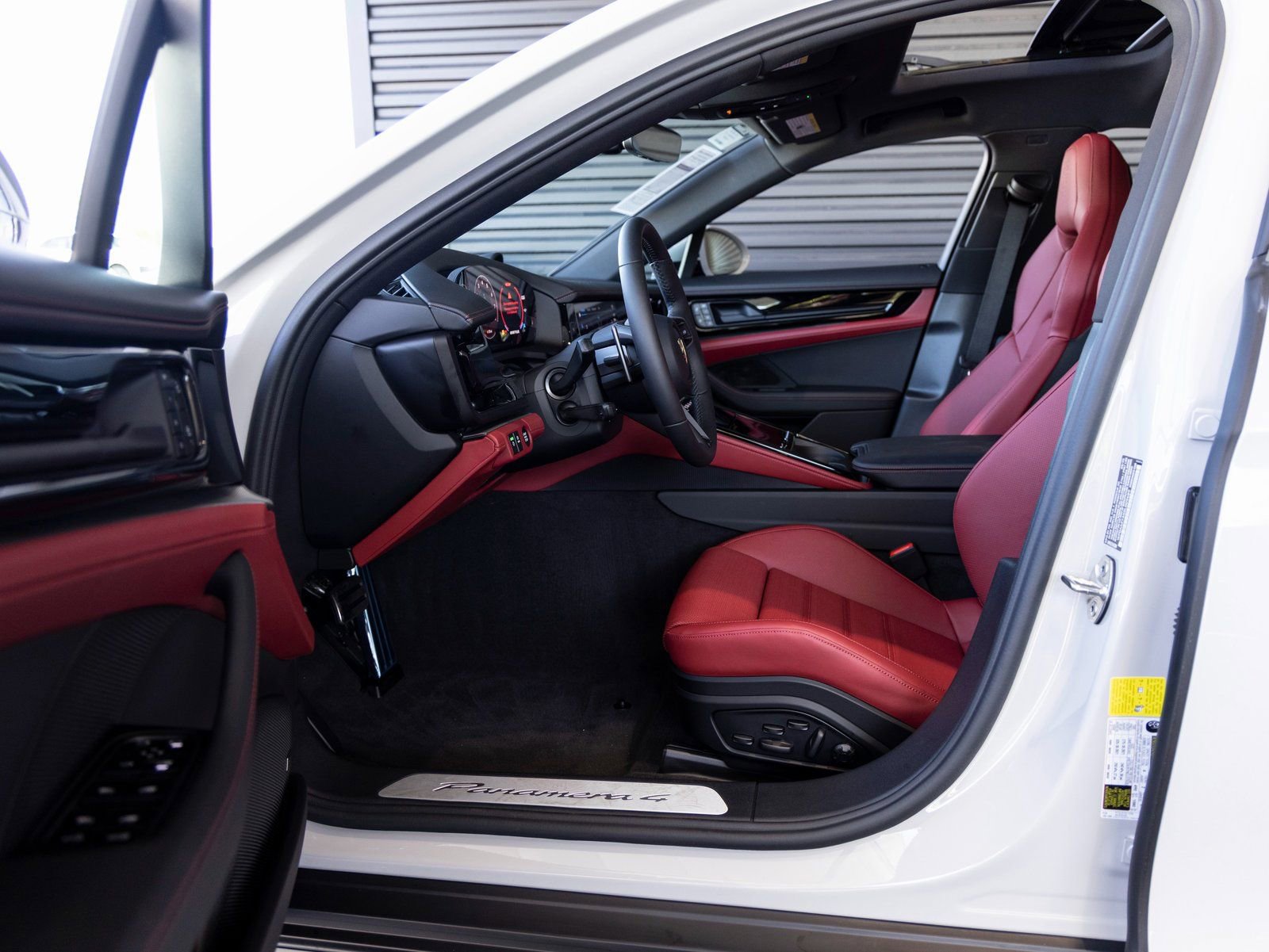 Used 2025 Porsche Panamera 4 image 23