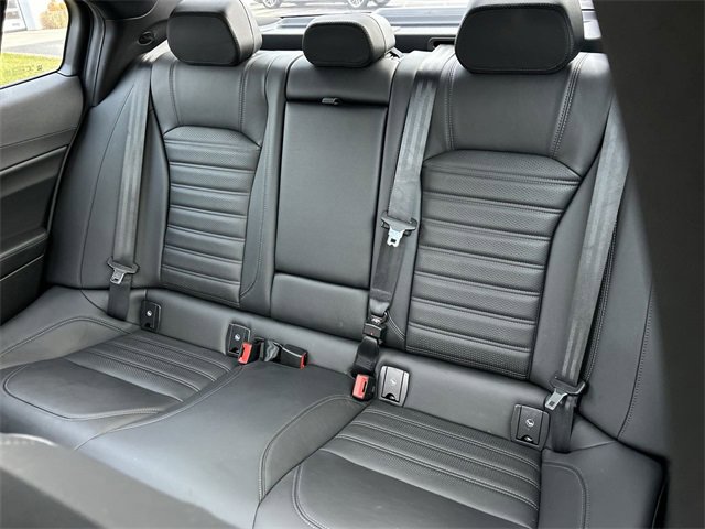 Used 2022 Alfa Romeo Giulia Veloce image 23