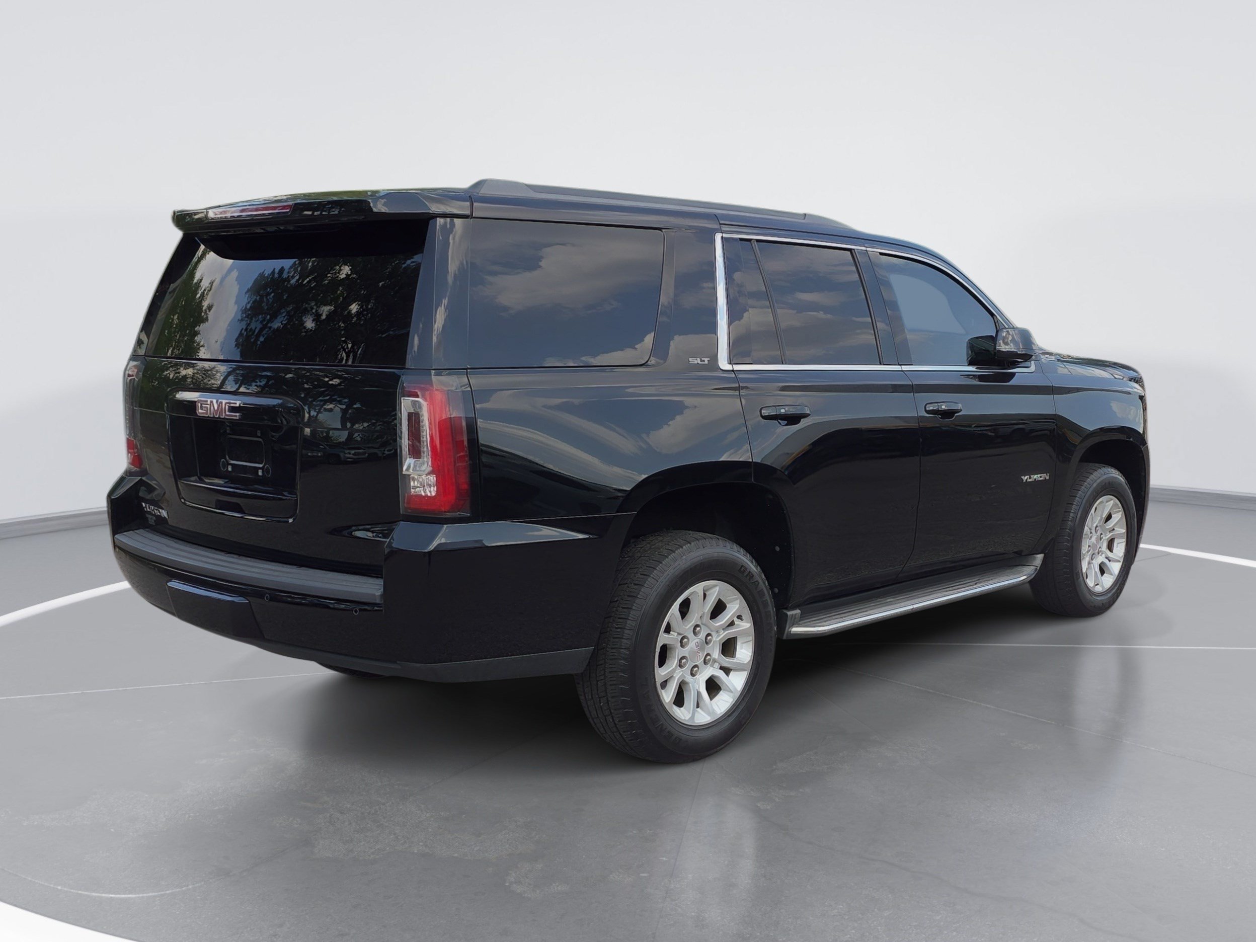 Used 2016 GMC Yukon SLT w/ Open Road Package AWD/4WD image 3