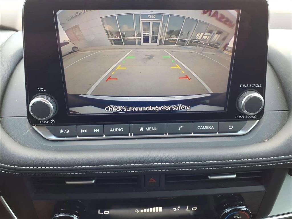 Used 2023 Nissan Rogue SV image 16