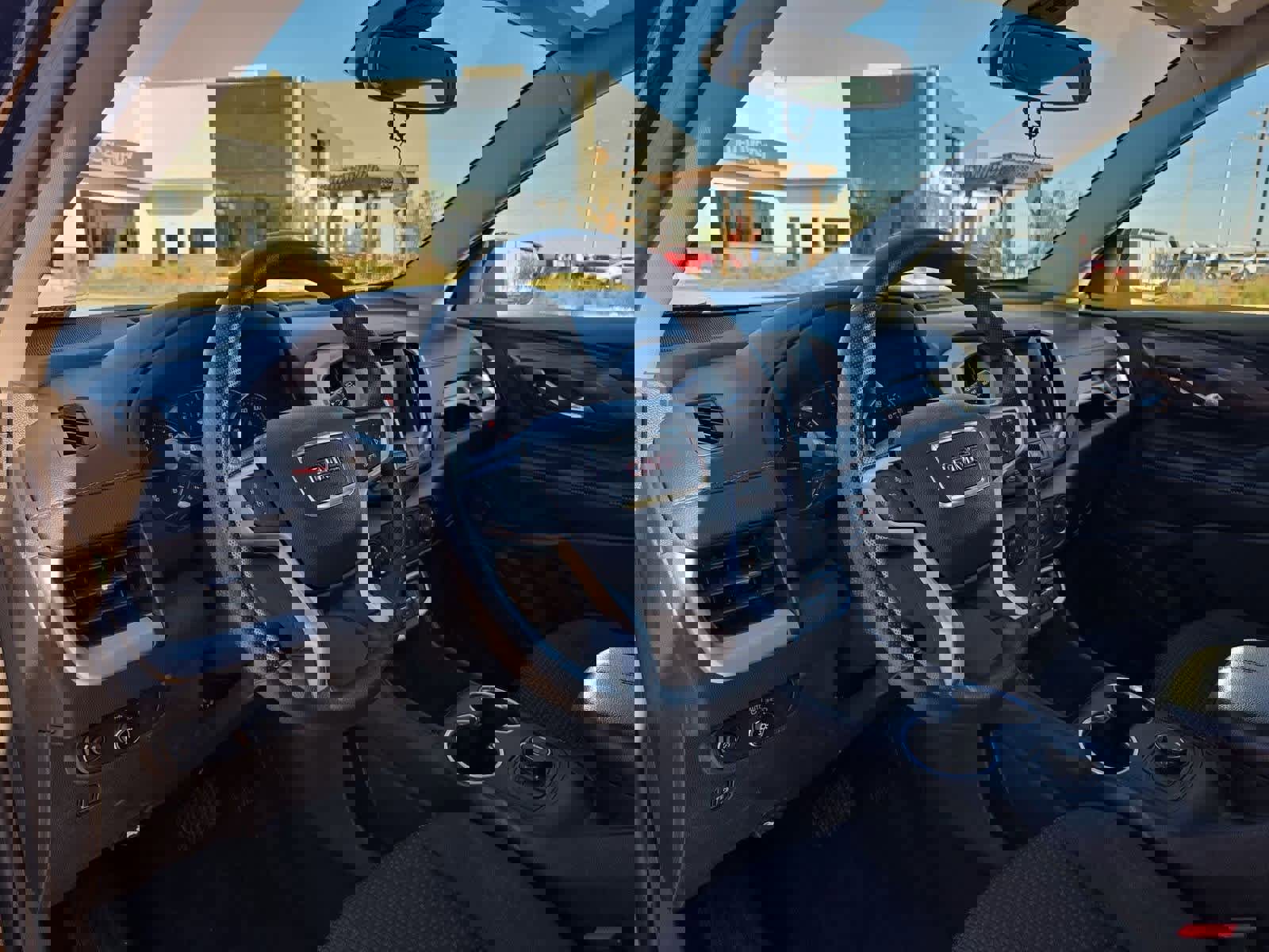 Used 2024 GMC Terrain SLE image 2