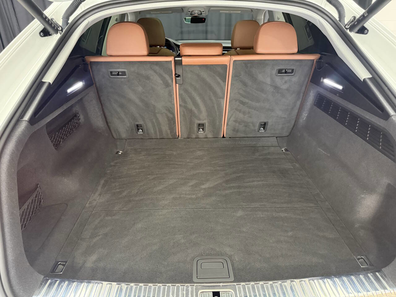 Used 2023 Audi Q8 Premium w/ Convenience Package image 25