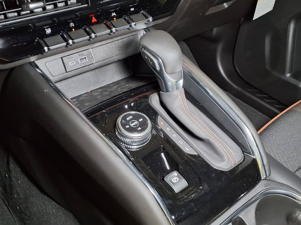 New 2026 GMC Canyon AT4 w/ Technology Plus Package AWD/4WD image 19