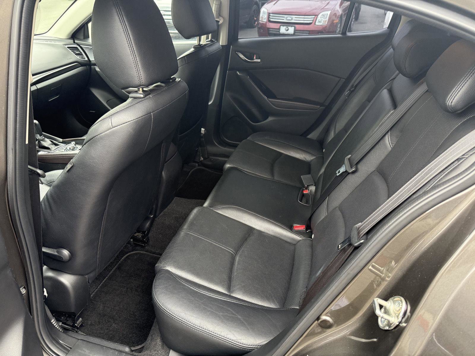 Used 2017 MAZDA MAZDA3 Grand Touring image 11
