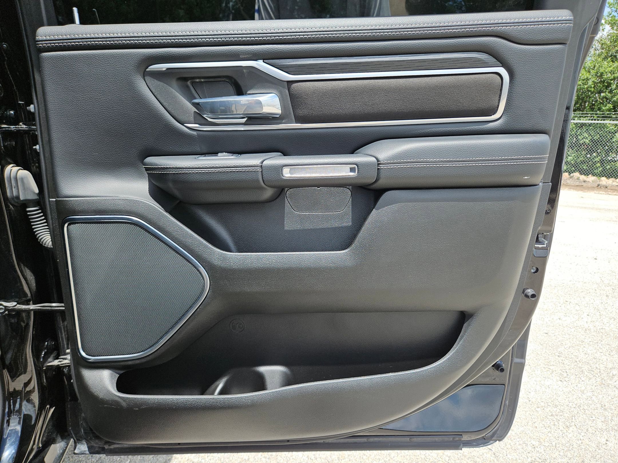 Used 2024 RAM 1500 Laramie AWD/4WD image 26