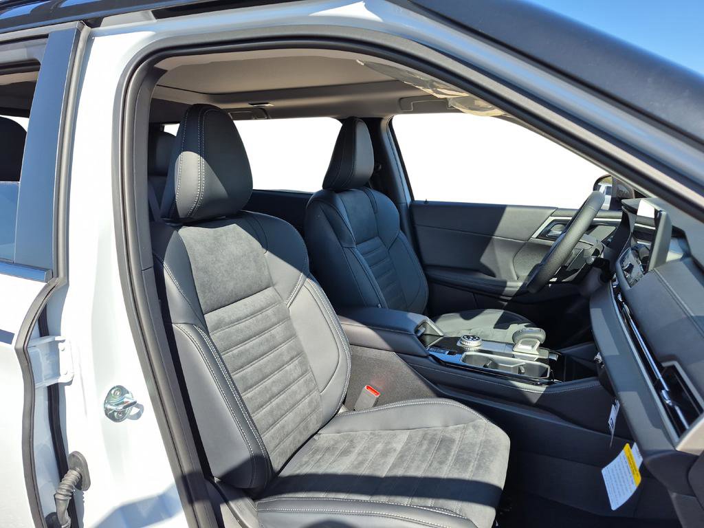 New 2026 Mitsubishi Outlander AWD image 29
