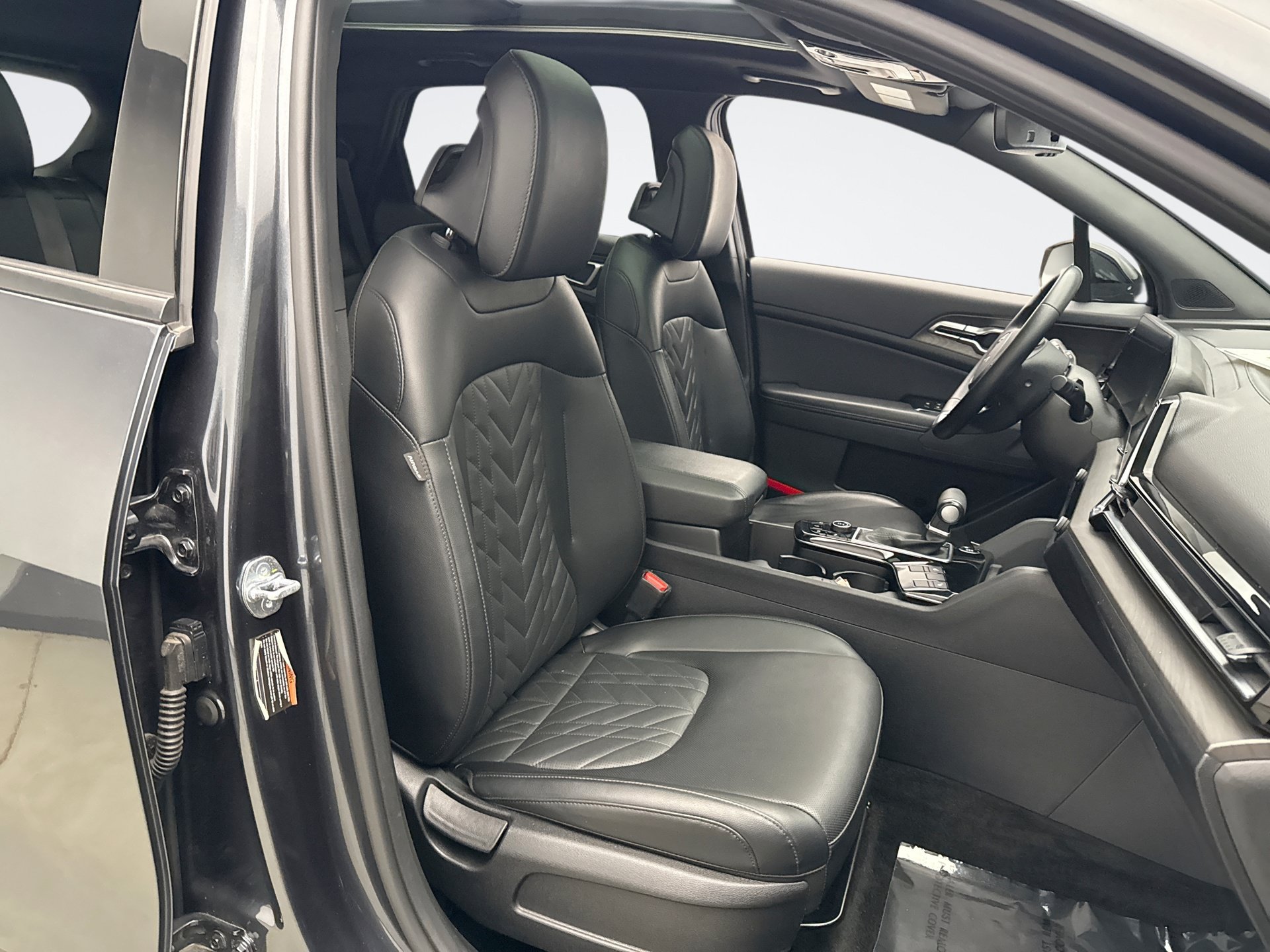 Used 2023 Kia Sportage X-Line w/ X-Line Premium Package AWD/4WD image 17