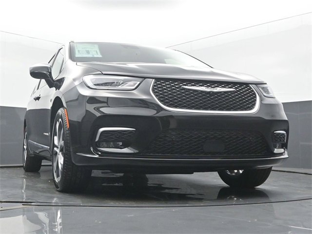 New 2026 Chrysler Pacifica Pinnacle image 45