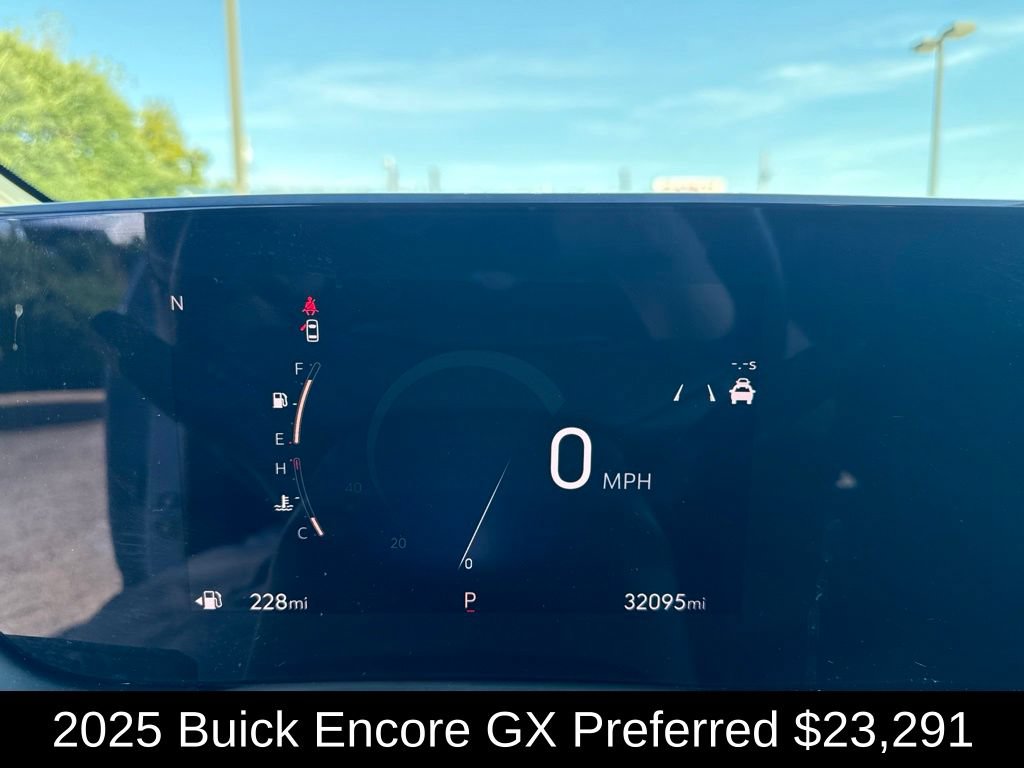 Used 2025 Buick Encore GX Preferred AWD/4WD image 24
