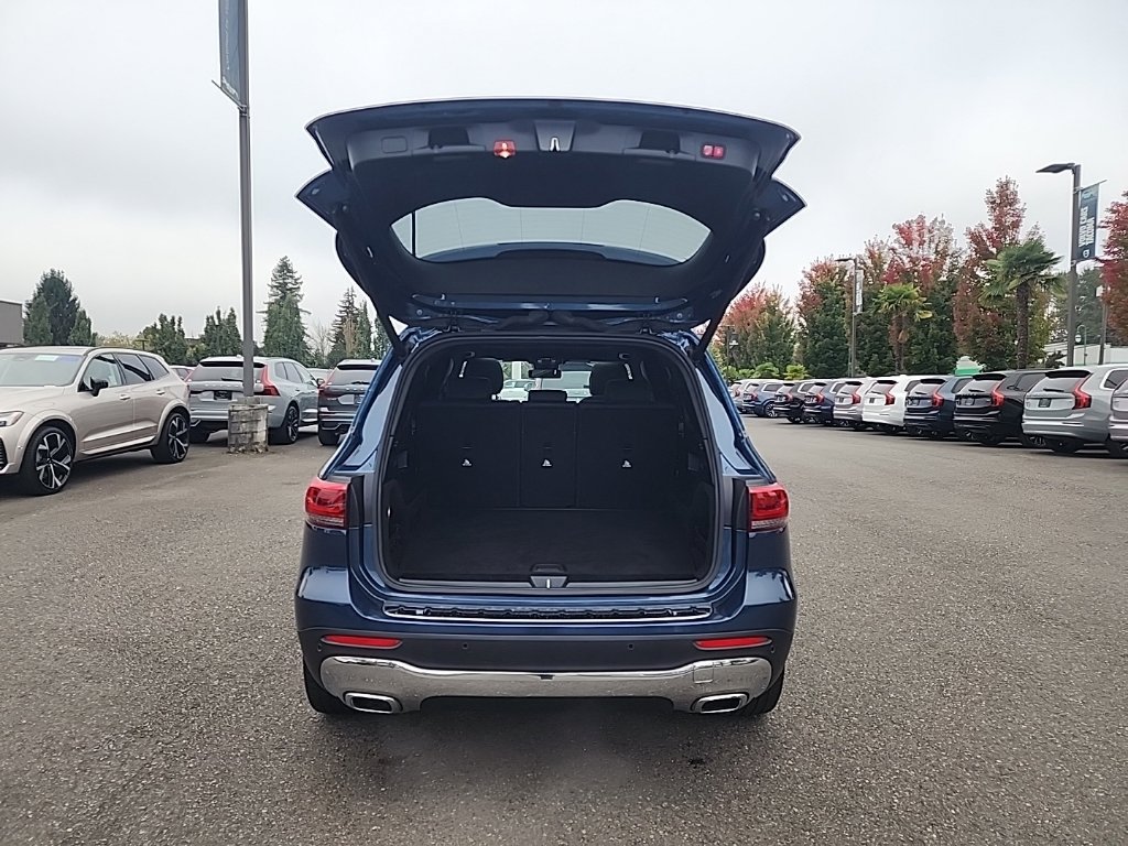 Used 2022 Mercedes-Benz GLB 250 4MATIC w/ Premium Package Lite image 17
