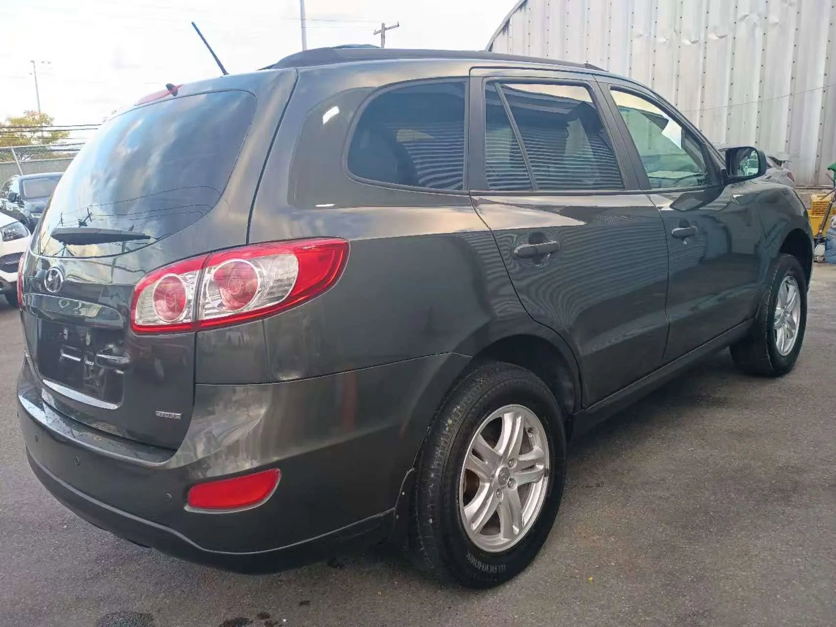 Used 2012 Hyundai Santa Fe GLS image 4