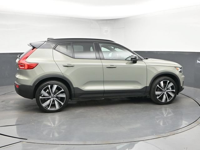 Used 2021 Volvo XC40 P8 Recharge w/ Advanced Package AWD/4WD image 9