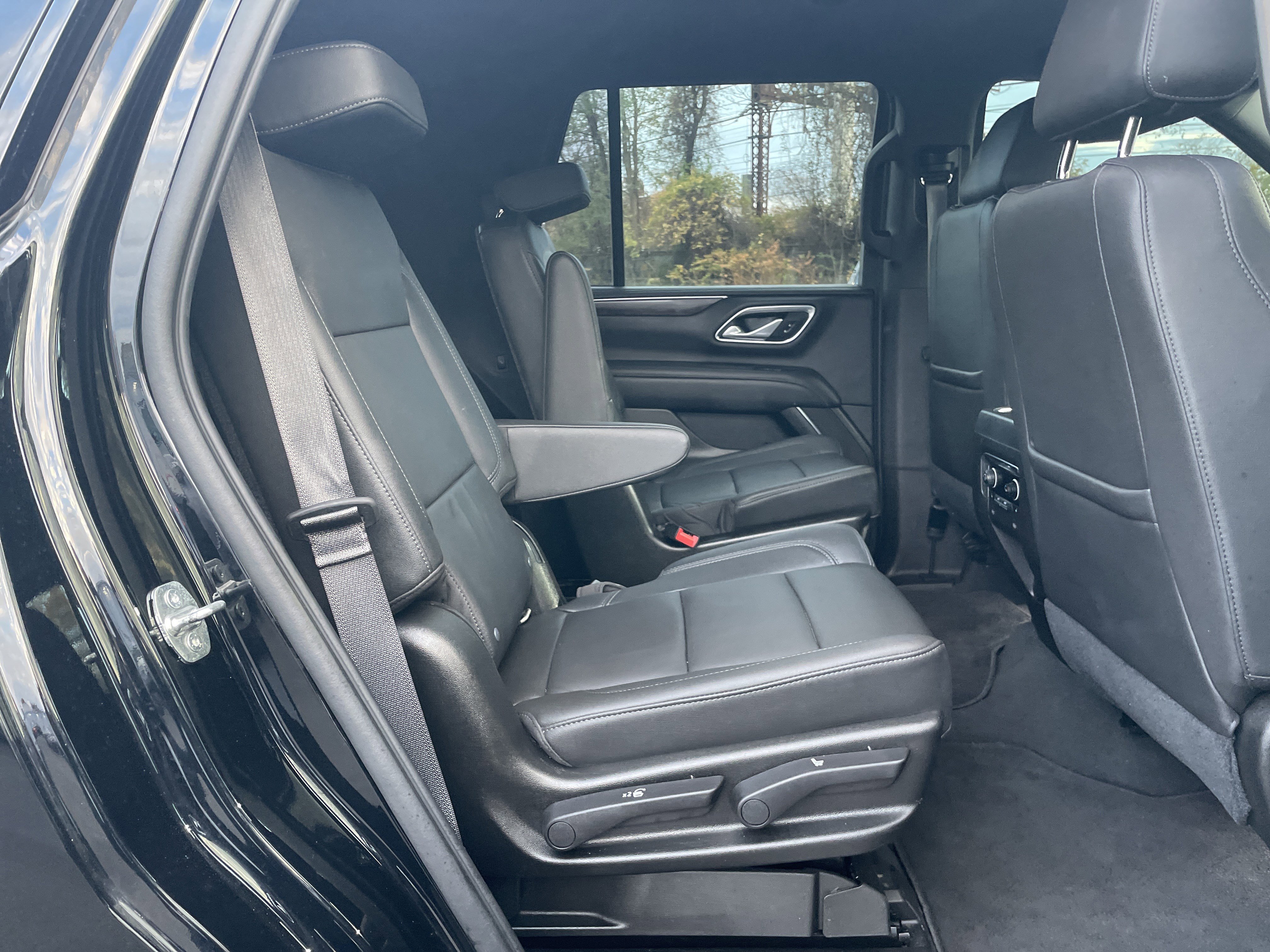 Used 2021 Chevrolet Tahoe Z71 w/ Luxury Package image 19