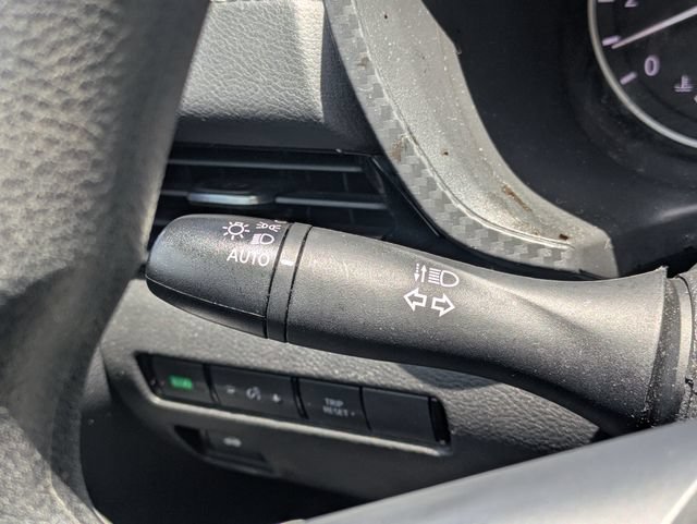 Used 2025 Nissan Sentra SV FWD image 33