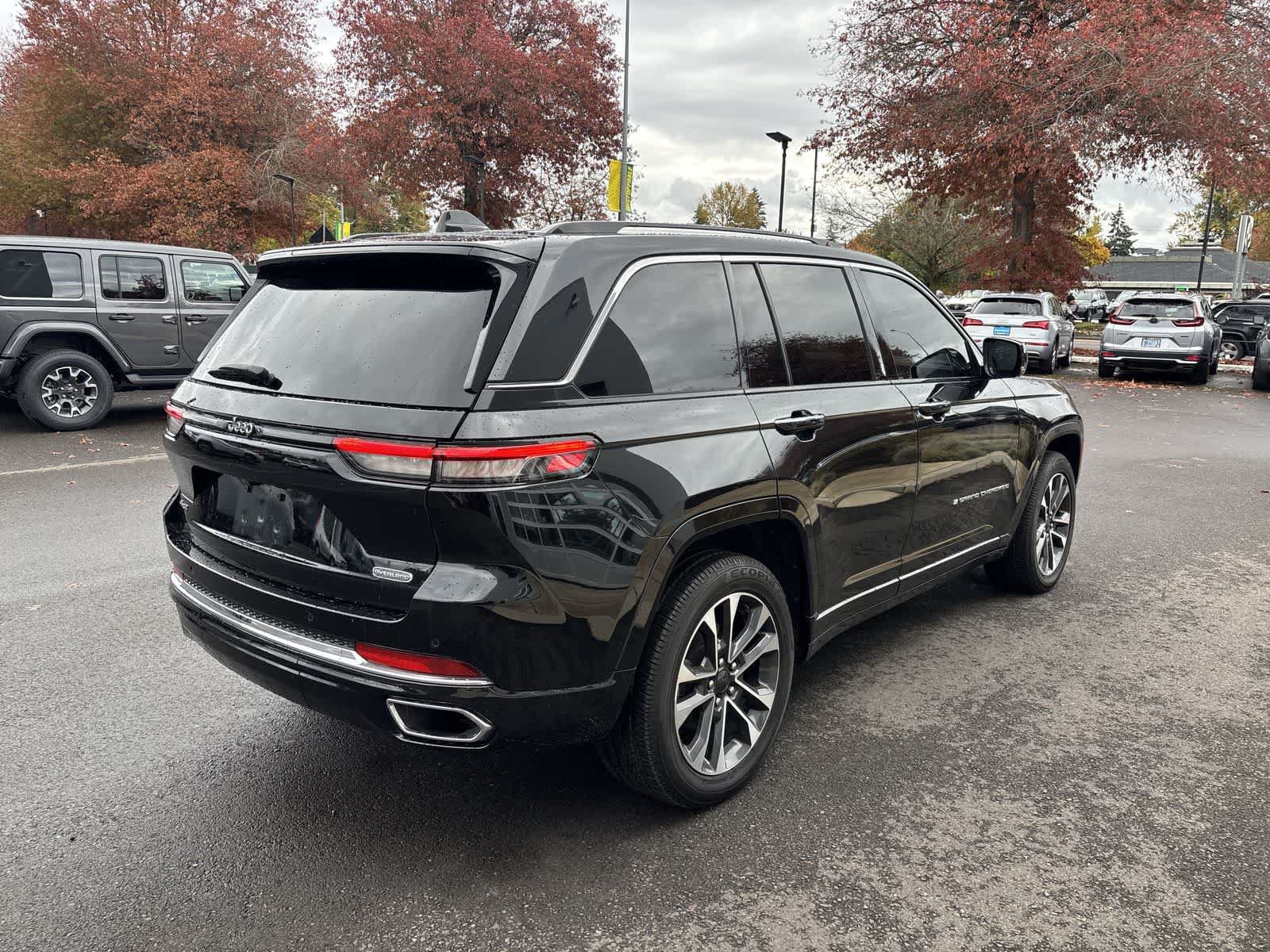 Certified 2022 Jeep Grand Cherokee Overland AWD/4WD image 4